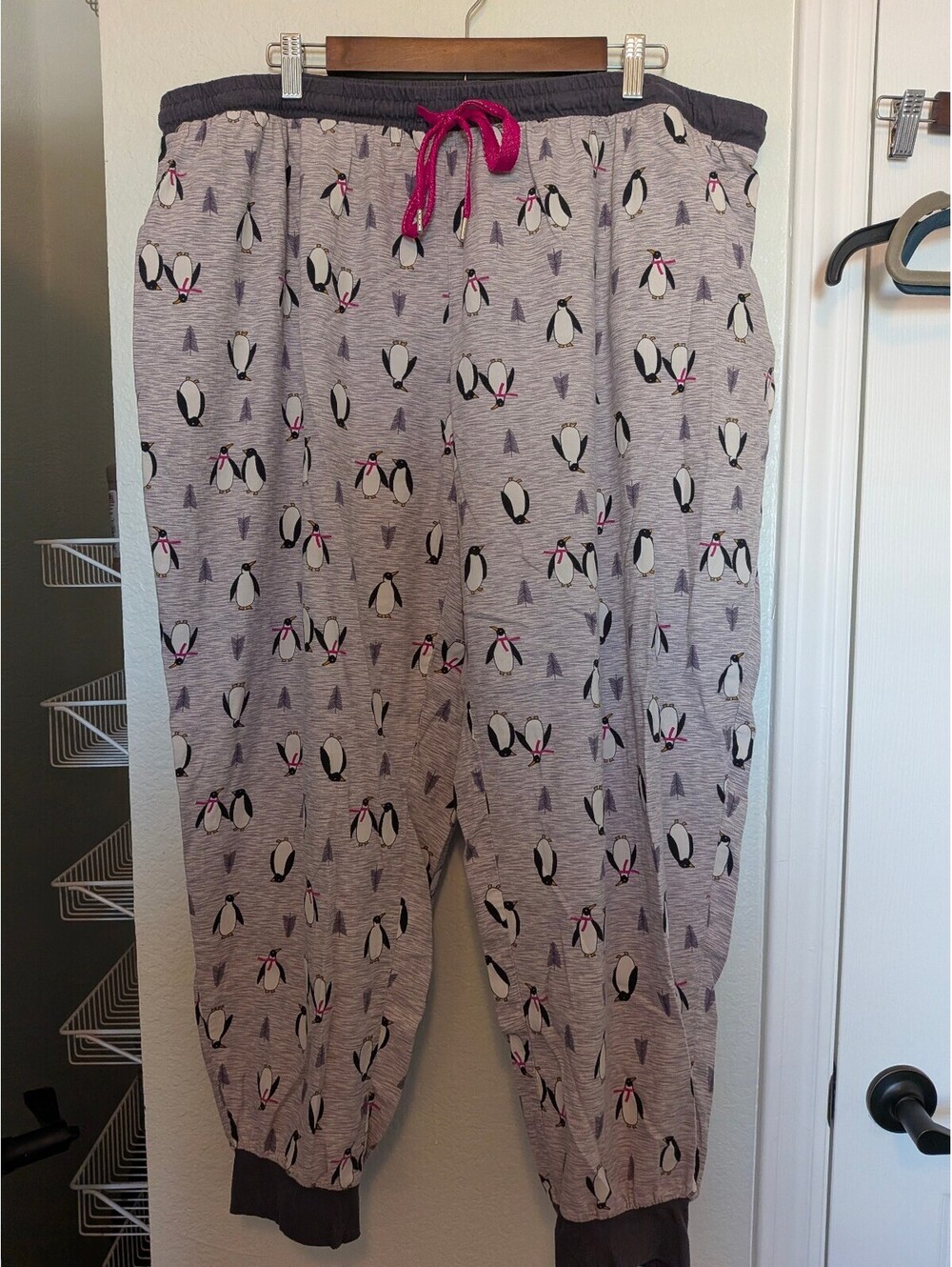 Plus Size Secret Treasures Women's 2X Gray Penguin Flannel Pajama Pants